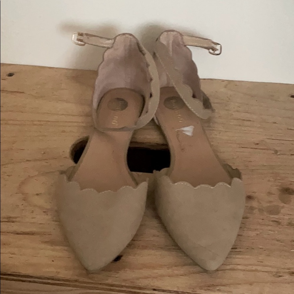 Beige ankle Flats